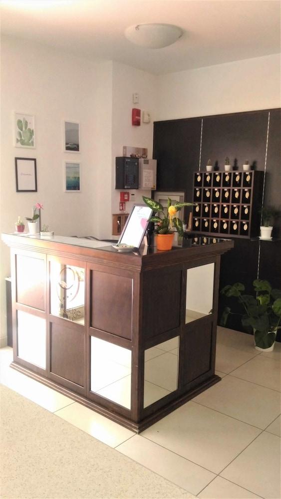Hotel Prestige Римини Екстериор снимка