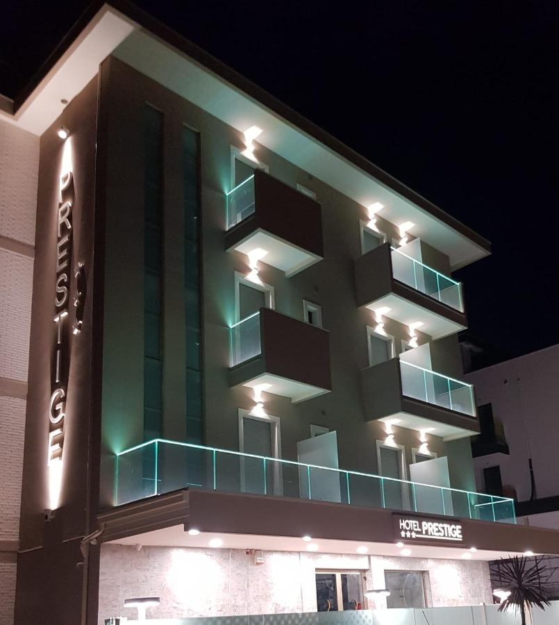 Hotel Prestige Римини Екстериор снимка